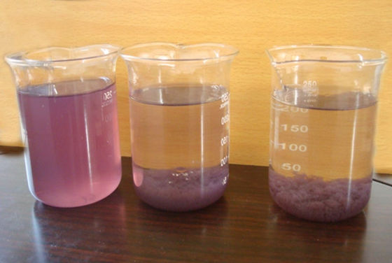 Líquido incoloro de agentes decolorantes utilizado en la industria textil y de teñido como removedor de tinta mágica floculante