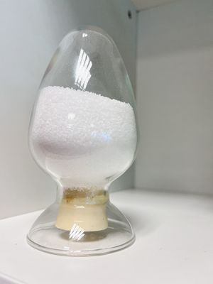 Floculante químico catiónico de la poliacrilamida CPAM usado en el tratamiento de agua potable de aguas residuales urbanas