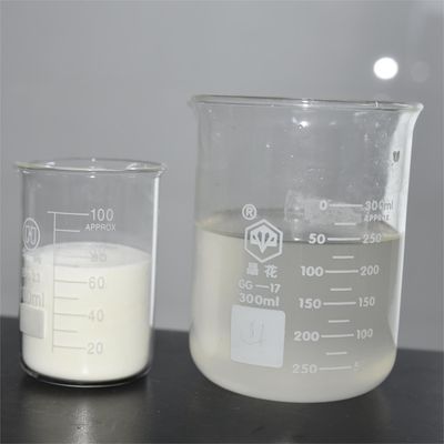 Prueba de tratamiento de agua PAC con 100% de pureza y color blanco
